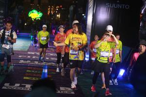 BIB: 4178, 3907
                            <button type="button" onclick="openModal(26275157)" class="btn btn-primary btn-sm float-right btn-popup" data-toggle="modal" data-target=".modal-high-quality">
                        <i class="fas fa-shopping-cart"></i> Add to Cart
                    </button>
                                            <button type="button" onclick="isThisMe(26275157, true)" class="btn btn-success btn-sm float-right btn-popup btn-isme hidden" data-toggle="tooltip" data-placement="bottom" title="นี่คือรูปของคุณใช่ไหม คลิกที่นี่เพื่อเอาเข้าอัลบั้ม">
                        <i class="fas fa-plus"></i> Add to album
                    </button>
                    <button type="button" onclick="isThisMe(26275157, false)" class="btn btn-warning btn-sm float-right btn-popup btn-isnotme hidden">
                        <i class="fas fa-ban"></i> Remove from album
                    </button>